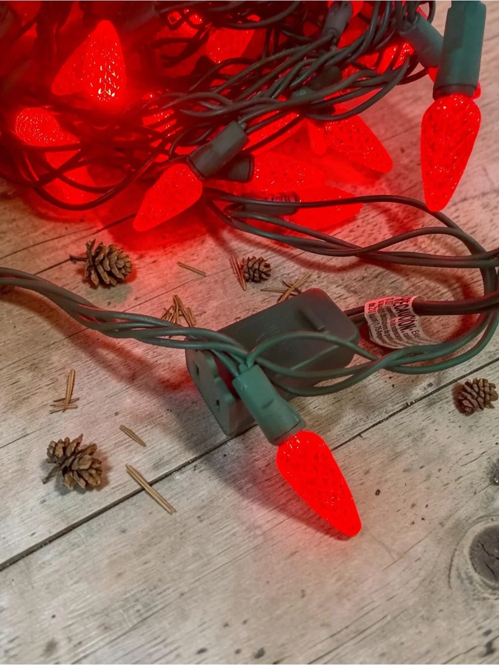 Red LED Christmas Lights String – Partial Working Strand C6 Style Bulbs Holiday